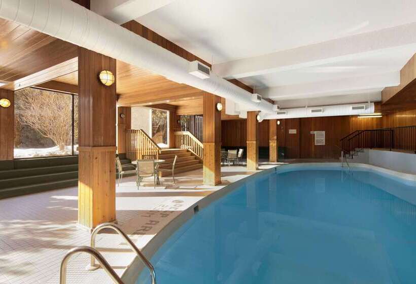 هتل Travelodge By Wyndham Thunder Bay On