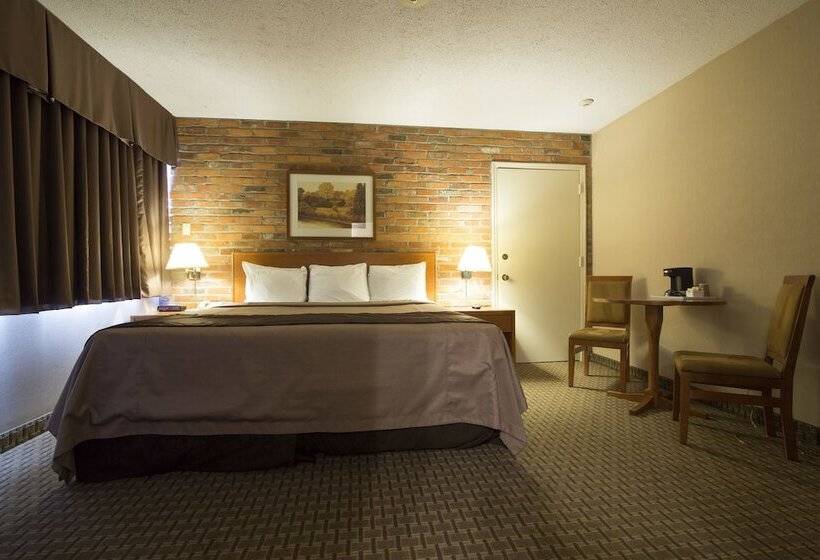 هتل Travelodge By Wyndham Thunder Bay On