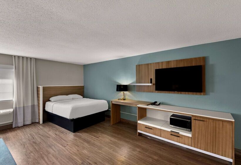 هتل Wyndham Garden Ankeny