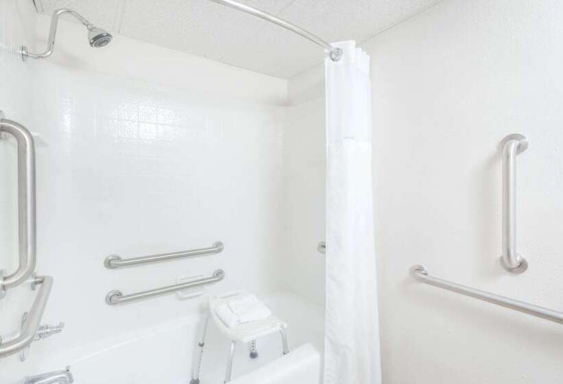 هتل Wyndham Garden Ankeny