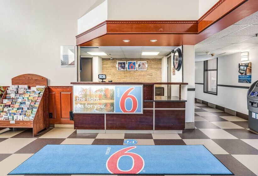 Motel 6 Levittown, Pa   Bensalem