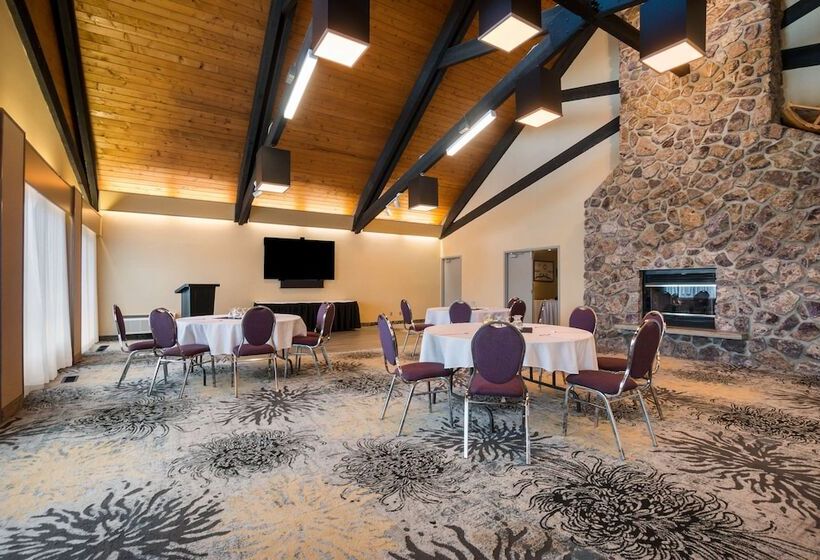 استراحتگاه Best Western Plus Norwester Hotel & Conference Centre