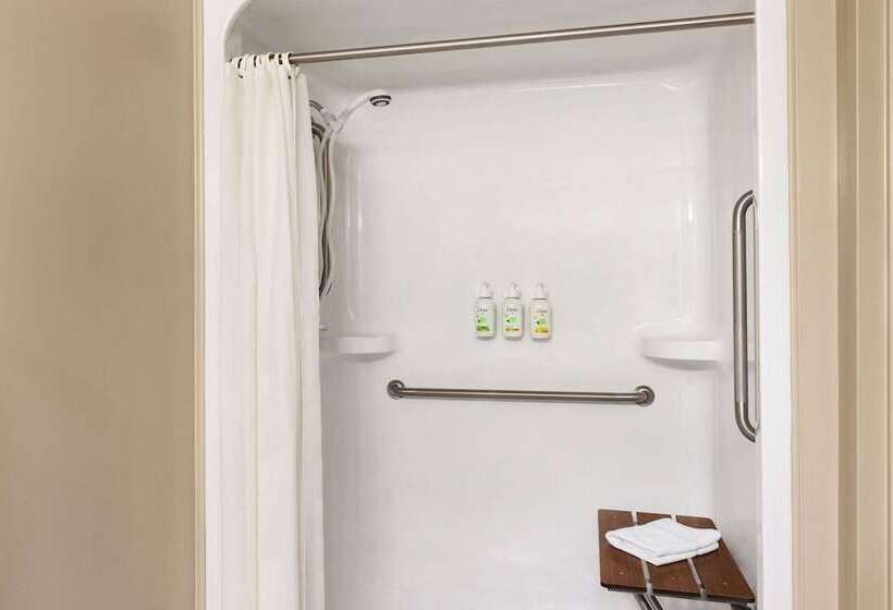 Atlantic Host Hotel, Trademark Collection By Wyndham
