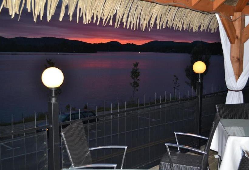 هتل Auberge Du Lac Des Sables