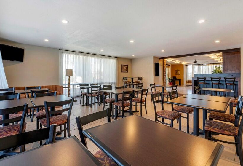 בית מלון כפרי Best Western Orchard Inn
