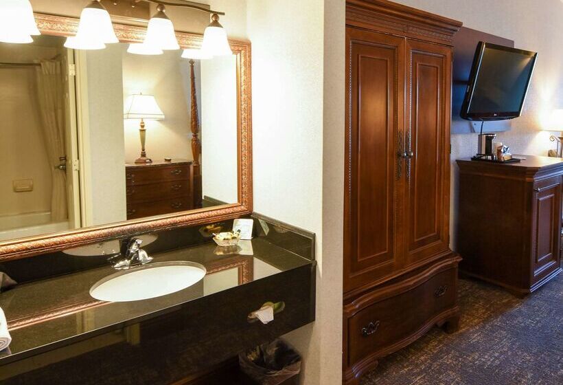 هتل Best Western Plus Dockside Waterfront Inn
