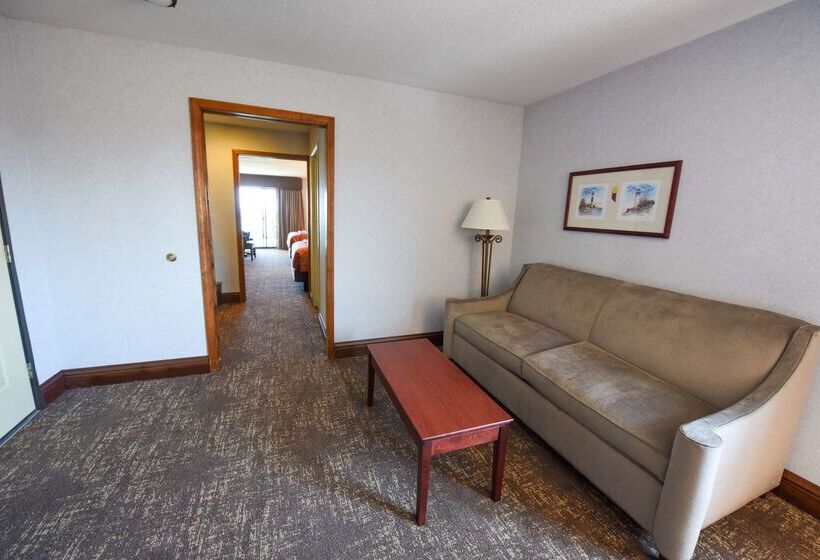 هتل Best Western Plus Dockside Waterfront Inn