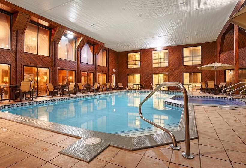 هتل Best Western Plus Dockside Waterfront Inn