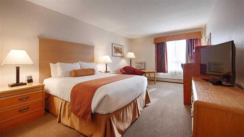 酒店 Tower Inn & Suites
