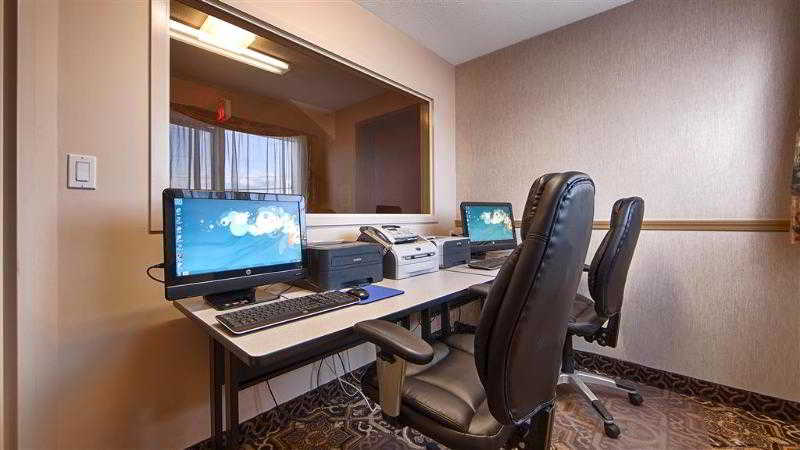 酒店 Tower Inn & Suites