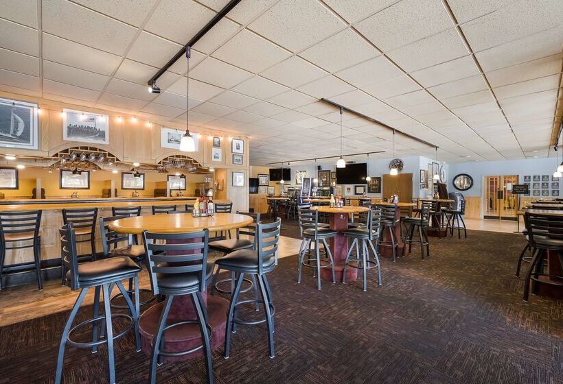 فندق Best Western Riverfront Inn