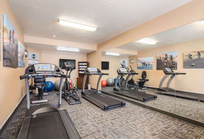 هتل Clarion Suites St George  Convention Center Area