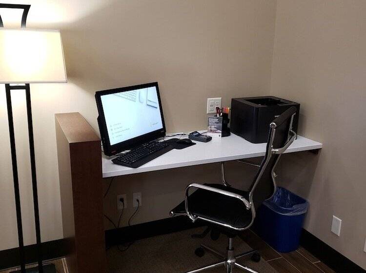 هتل Comfort Suites