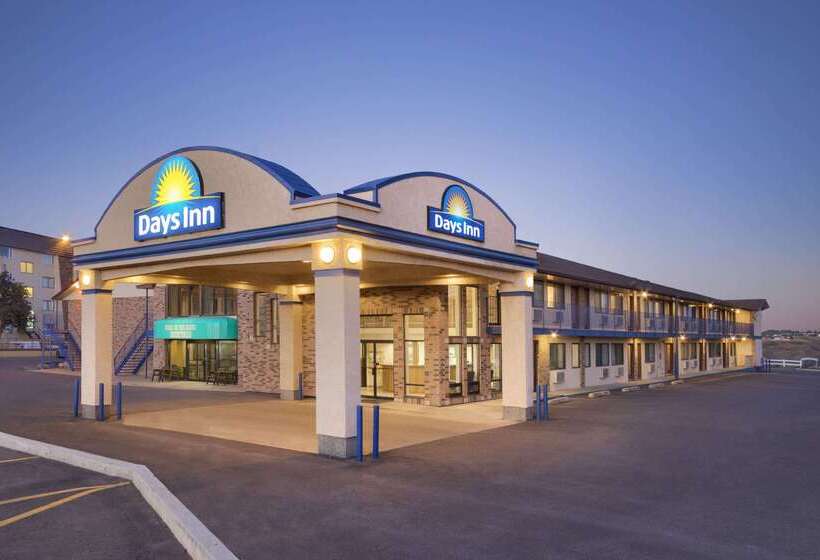 בית מלון כפרי Days Inn By Wyndham Lethbridge