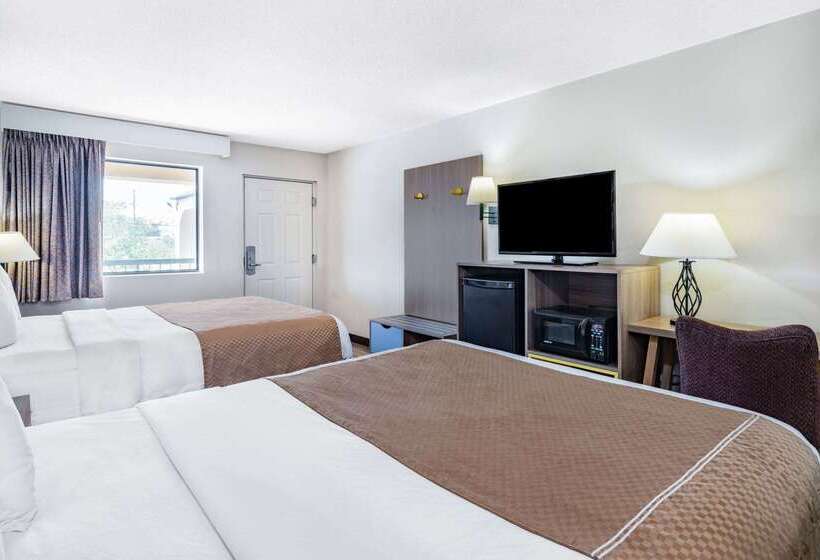 هتل Days Inn By Wyndham Macon I475