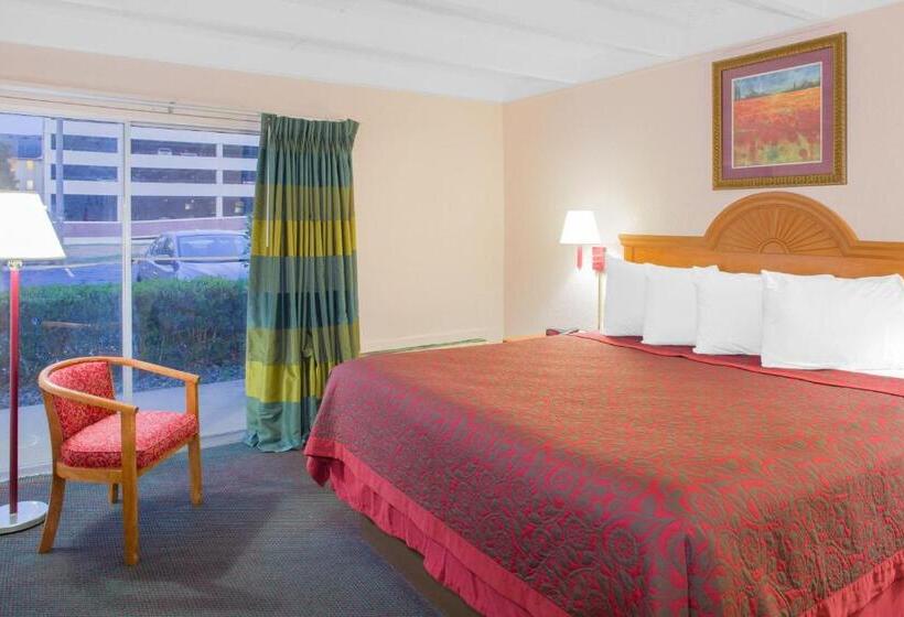 فندق Days Inn By Wyndham Tallahassee University Center