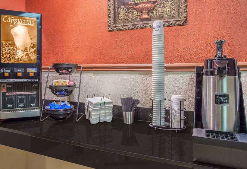 酒店 Days Inn & Suites By Wyndham Mt Pleasant