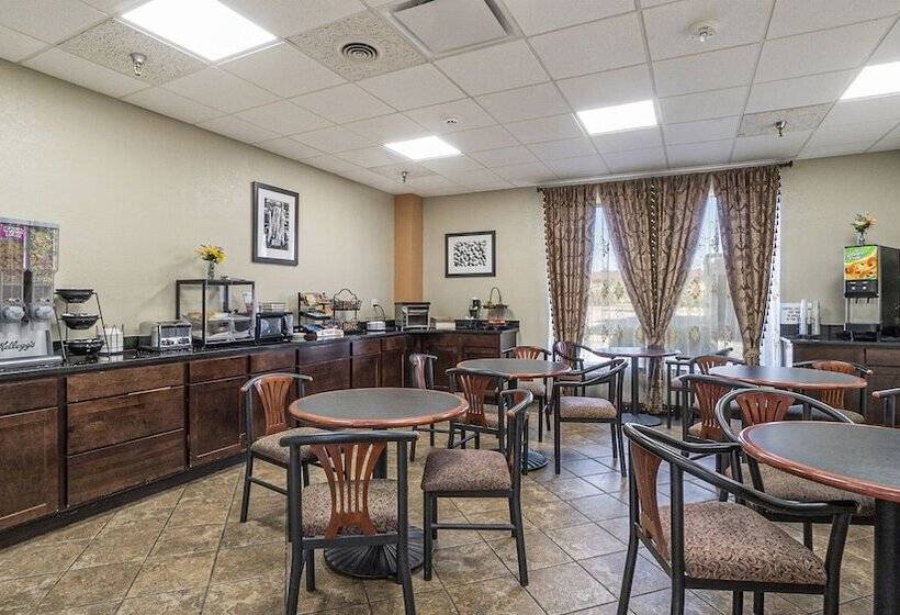 酒店 Days Inn & Suites By Wyndham Mt Pleasant