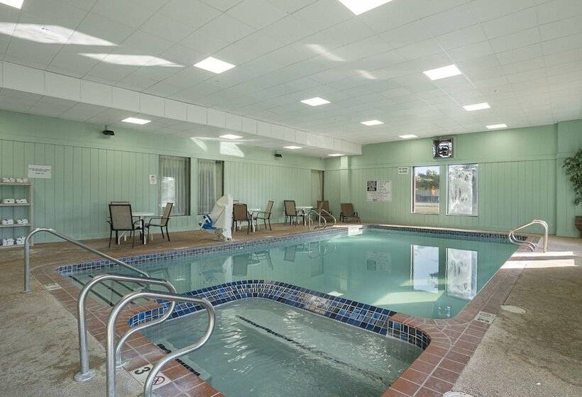 酒店 Days Inn & Suites By Wyndham Mt Pleasant