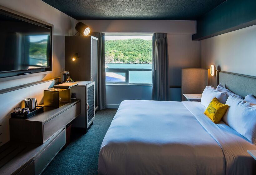 هتل Doubletree By Hilton St. John S Harbourview