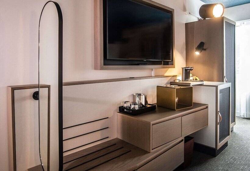 هتل Doubletree By Hilton St. John S Harbourview