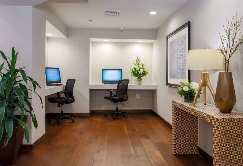 בית מלון כפרי Doubletree Suites By Hilton  Sacramento – Rancho Cordova