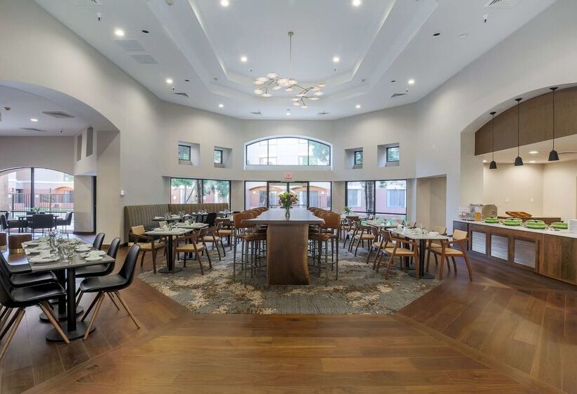 בית מלון כפרי Doubletree Suites By Hilton  Sacramento – Rancho Cordova