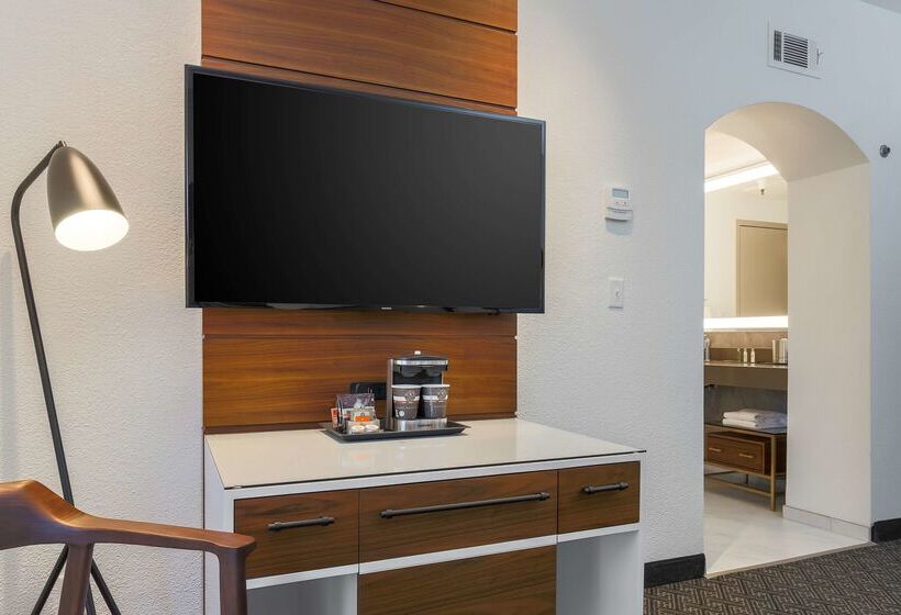 בית מלון כפרי Doubletree Suites By Hilton  Sacramento – Rancho Cordova