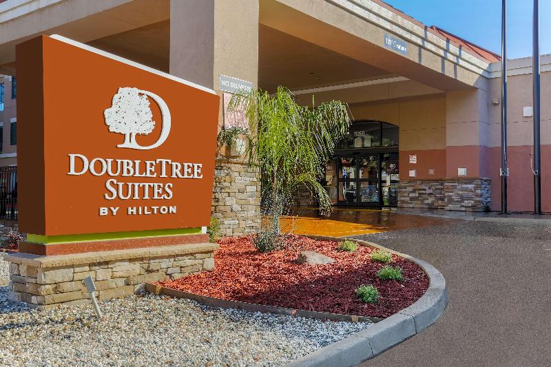 בית מלון כפרי Doubletree Suites By Hilton  Sacramento – Rancho Cordova