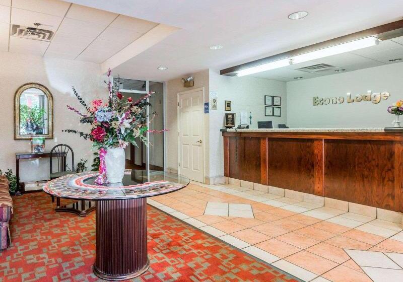 בית מלון כפרי Econo Lodge Near Stewart International Airport