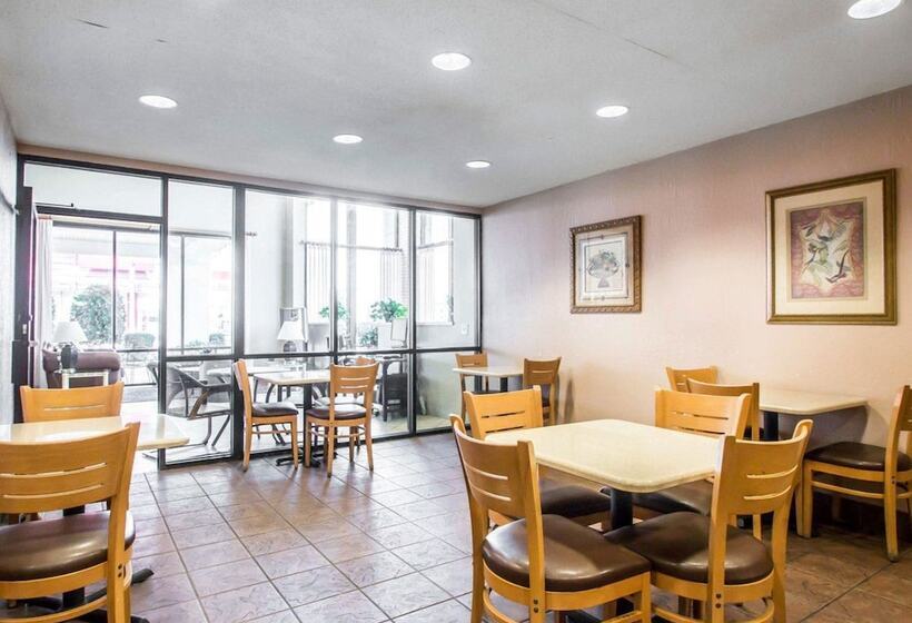 هتل Econo Lodge Springfield I44