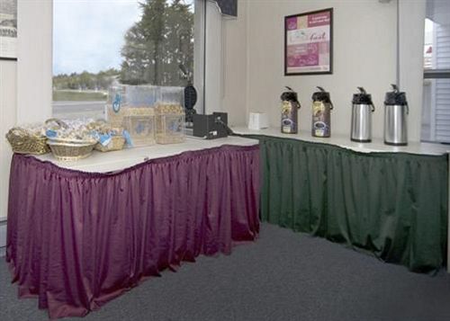 Отель Econo Lodge Waterville