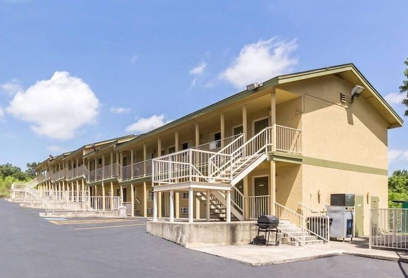 호텔 Hillview Inn At Six Flags Fiesta