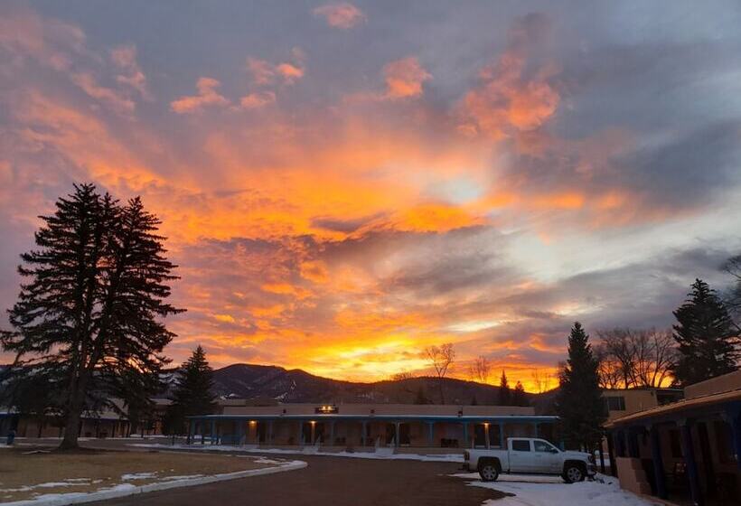 هتل Kachina Lodge