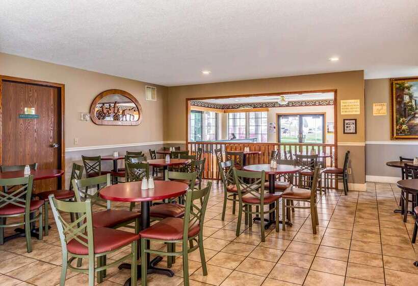 בית מלון כפרי Quality Inn Lakefront