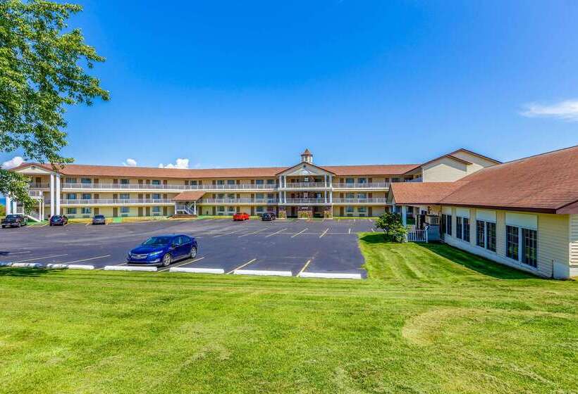בית מלון כפרי Quality Inn Lakefront