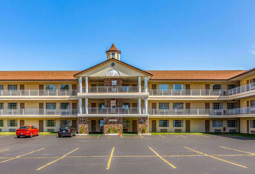 בית מלון כפרי Quality Inn Lakefront