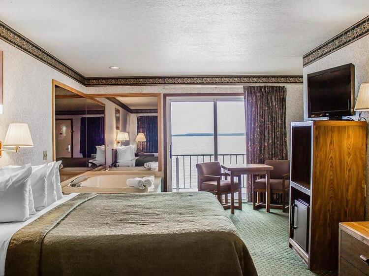 בית מלון כפרי Quality Inn Lakefront
