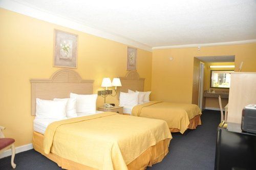Hotel Ambassadors Inn & Suites