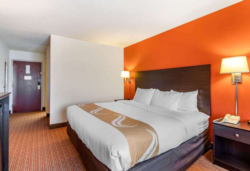 בית מלון כפרי Comfort Inn & Suites