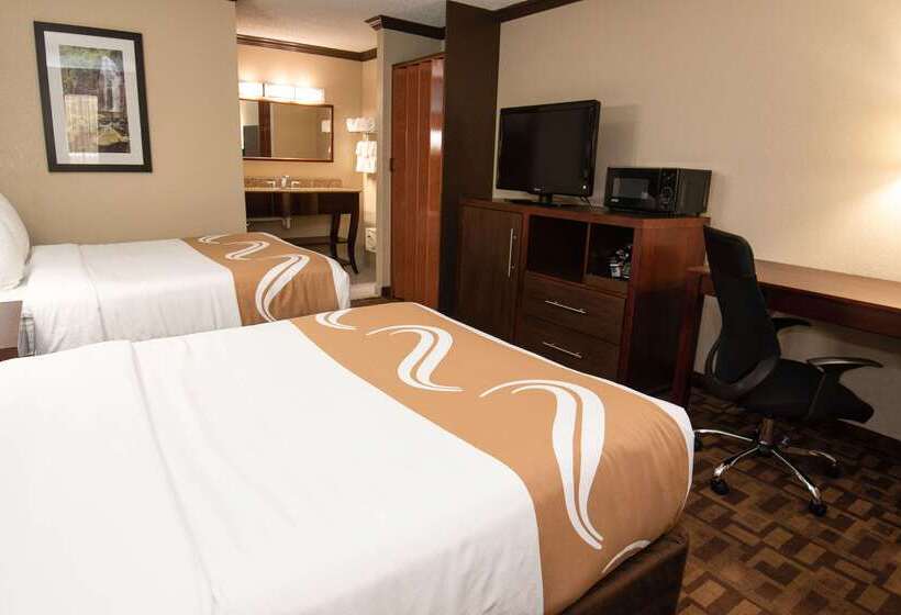Отель Quality Inn & Suites Quakertown Allentown