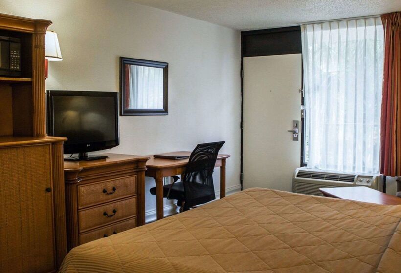 هتل Quality Inn & Suites St Augustine Beach Area