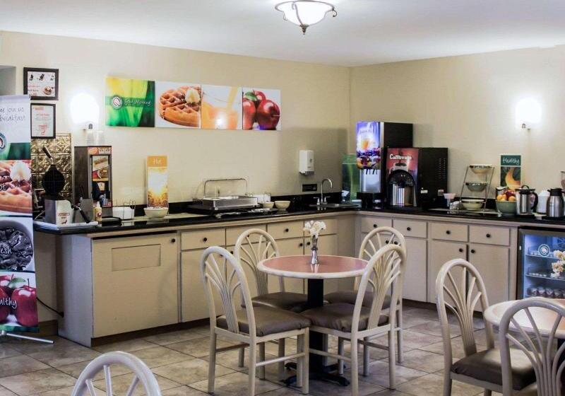 בית מלון כפרי Quality Inn & Suites St Augustine Beach Area