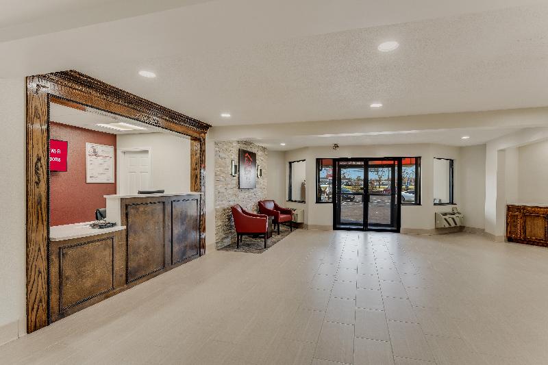 Отель Red Roof Inn & Suites Newport Middletown, Ri
