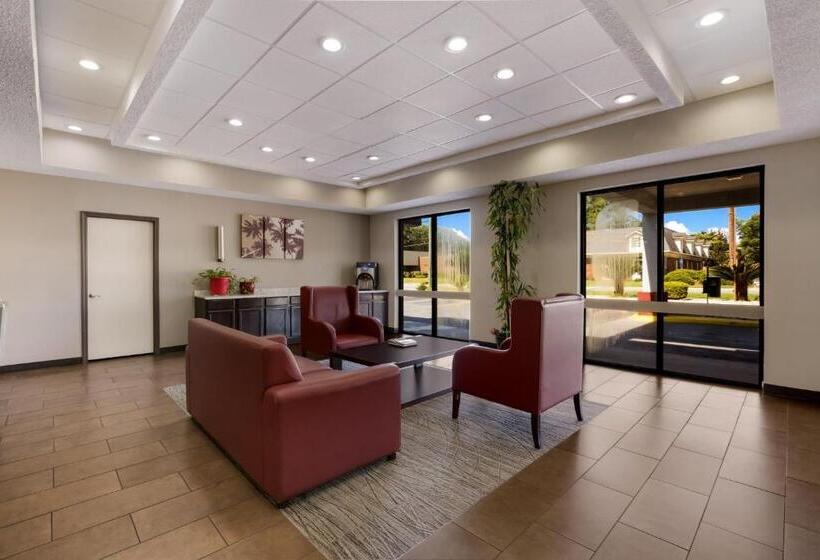 호텔 Red Roof Inn & Suites Statesboro  University