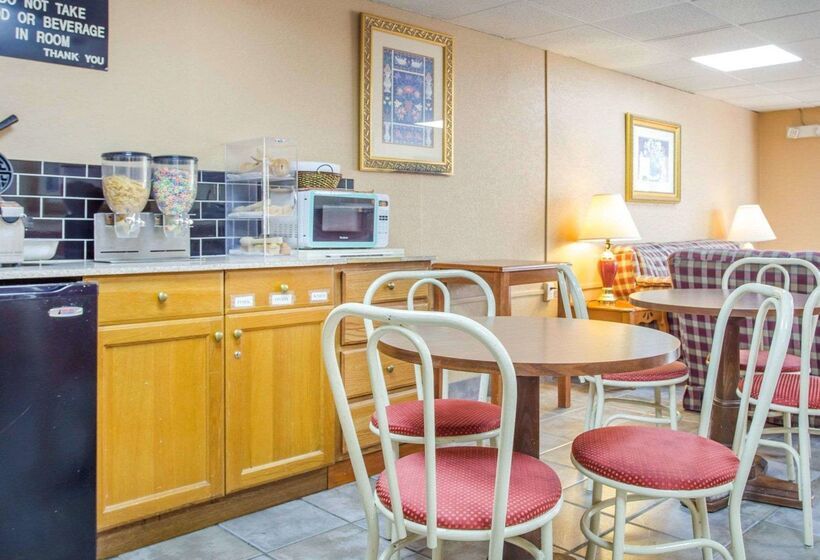 فندق Rodeway Inn Stone Mountain