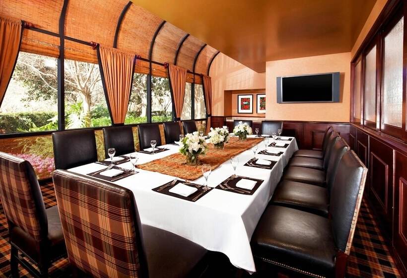 فندق Sheraton Fairplex Suites & Conference Center