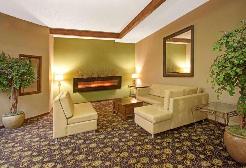 Отель Super 8 By Wyndham Wheat Ridge/denver West