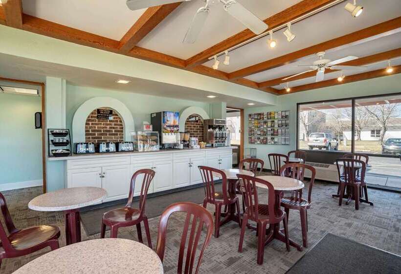 منتجع Econo Lodge Inn & Suites Rehoboth Beach