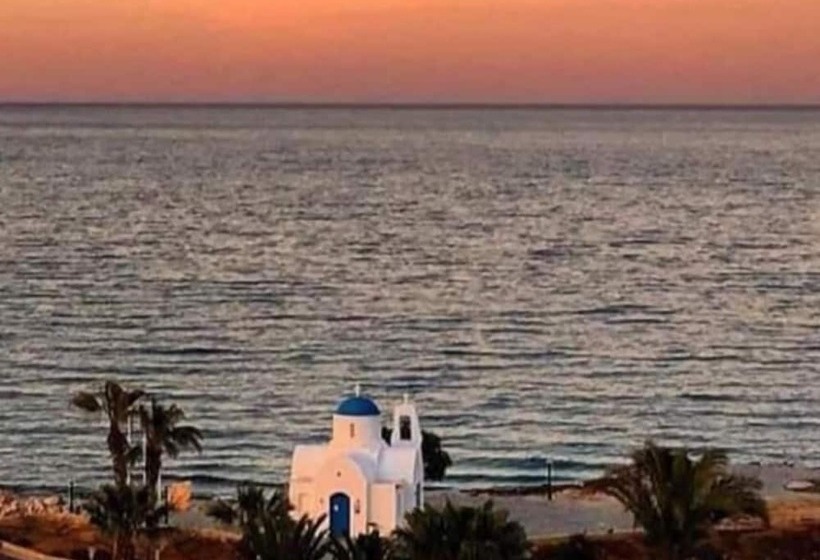 هتل Anais Bay